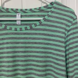 GapFit long sleeve strip shirt